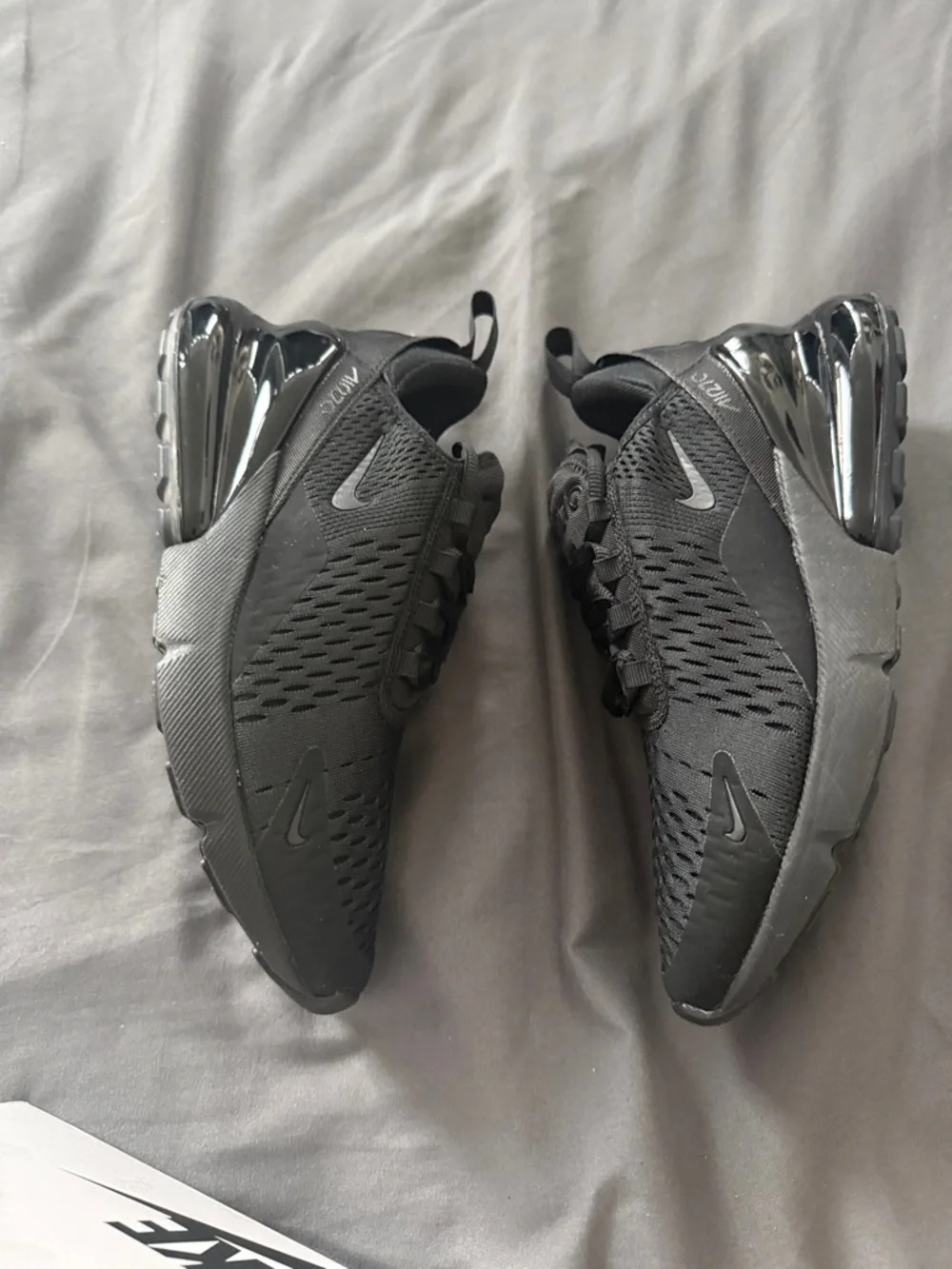 BNIB Nike Air Max 270 Triple Black - Picture 5 of 9